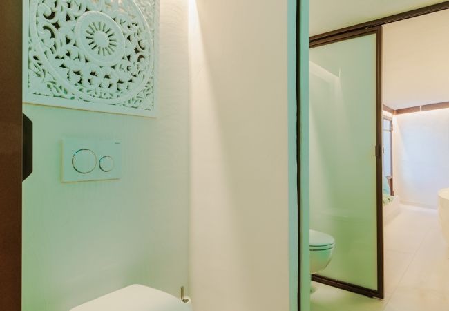 Villa in Ottiolu - VILLA LA BELLA, Luxury Seafront Villa with Panoramic Terrace in Porto Ottiolu, Sardinia Villa in Ottiolu - VILLA LA BELLA, Luxury Seafront Villa with Panoramic Terrace in Porto Ottiolu, Sardinia