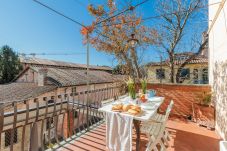Ferienwohnung in Lucca - Simple Convenient 3 bedrooms apartment + parking