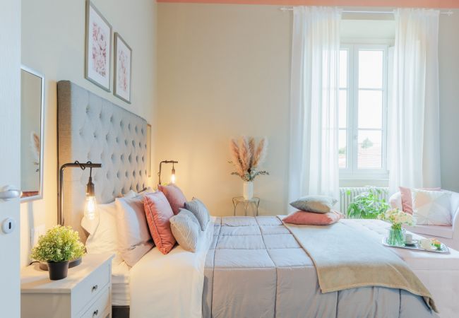 Ferienwohnung in Lucca - Casa Gina, a modern charming urban retreat with free parking by the train station and the Walls of Lucca Ferienwohnung in Lucca - Casa Gina, a modern charming urban retreat with free parking by the train station and the Walls of Lucca