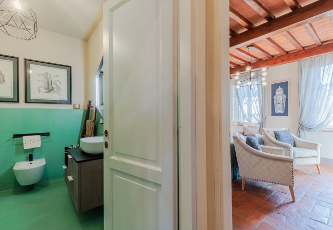 Ferienwohnung in Lucca - Casa Lucky, Romantic Modern 3 bedrooms Penthouse inside the Walls of Lucca Ferienwohnung in Lucca - Casa Lucky, Romantic Modern 3 bedrooms Penthouse inside the Walls of Lucca