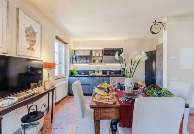 Ferienwohnung in Lucca - Casa Lucky, Romantic Modern 3 bedrooms Penthouse inside the Walls of Lucca Ferienwohnung in Lucca - Casa Lucky, Romantic Modern 3 bedrooms Penthouse inside the Walls of Lucca