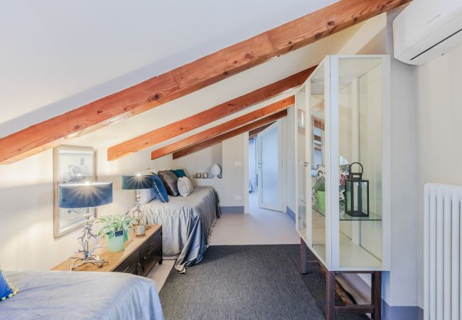 Ferienwohnung in Lucca - Casa Lucky, Romantic Modern 3 bedrooms Penthouse inside the Walls of Lucca Ferienwohnung in Lucca - Casa Lucky, Romantic Modern 3 bedrooms Penthouse inside the Walls of Lucca