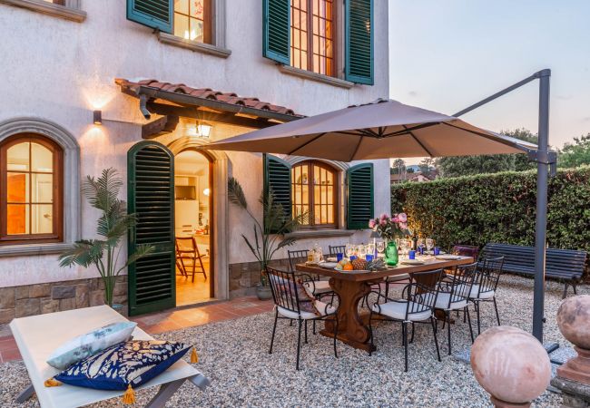 Villa in Monte San quirico - Villa Cesare, a Convenient 4 bedroom Villa with Pool close to Lucca Town Villa in Monte San quirico - Villa Cesare, a Convenient 4 bedroom Villa with Pool close to Lucca Town