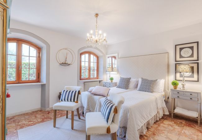 Villa in Monte San quirico - Villa Cesare, a Convenient 4 bedroom Villa with Pool close to Lucca Town Villa in Monte San quirico - Villa Cesare, a Convenient 4 bedroom Villa with Pool close to Lucca Town