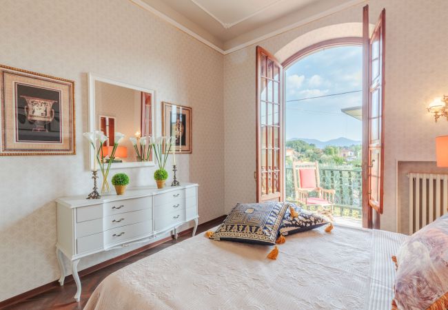 Villa in Monte San quirico - Villa Cesare, a Convenient 4 bedroom Villa with Pool close to Lucca Town Villa in Monte San quirico - Villa Cesare, a Convenient 4 bedroom Villa with Pool close to Lucca Town