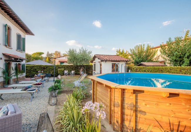 Villa in Monte San quirico - Villa Cesare, a Convenient 4 bedroom Villa with Pool close to Lucca Town Villa in Monte San quirico - Villa Cesare, a Convenient 4 bedroom Villa with Pool close to Lucca Town