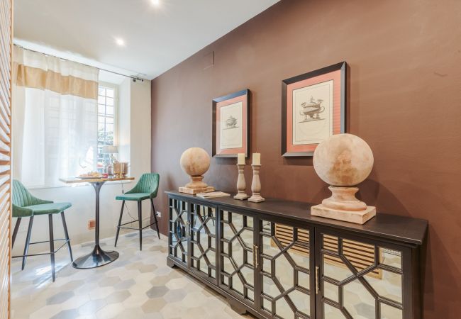 Ferienwohnung in Lucca - Vissi D'Arte, a Luxury Ground Floor Apartment with Private Garden inside the Walls of Lucca Ferienwohnung in Lucca - Vissi D'Arte, a Luxury Ground Floor Apartment with Private Garden inside the Walls of Lucca