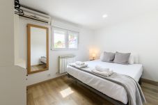 Chalet in Madrid - Chalet Ciudad Lineal 3HH M (MIS57)