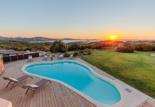 Villa in Capo Ferro - Villa Smeralda, Porto Cervo, Sardinia Villa in Capo Ferro - Villa Smeralda, Porto Cervo, Sardinia