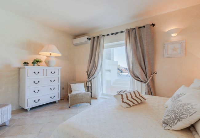 Villa in Capo Ferro - Villa Smeralda, Porto Cervo, Sardinia Villa in Capo Ferro - Villa Smeralda, Porto Cervo, Sardinia