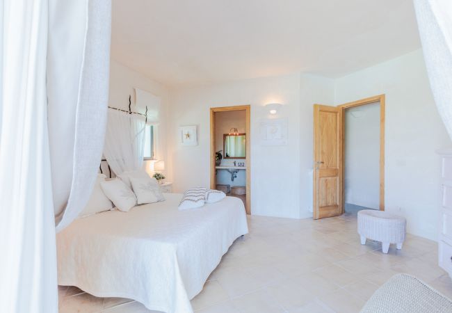 Villa in Capo Ferro - Villa Smeralda, Porto Cervo, Sardinia Villa in Capo Ferro - Villa Smeralda, Porto Cervo, Sardinia