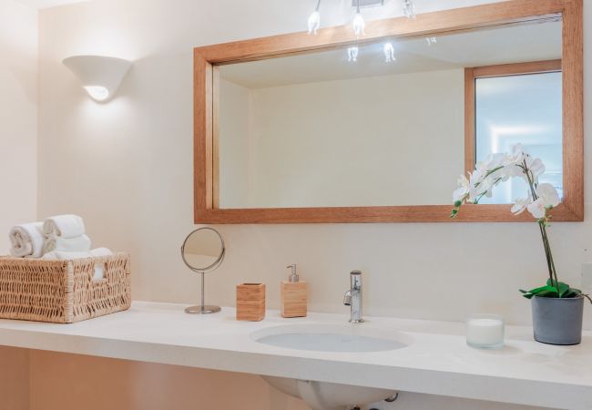 Villa in Capo Ferro - Villa Smeralda, Porto Cervo, Sardinia Villa in Capo Ferro - Villa Smeralda, Porto Cervo, Sardinia