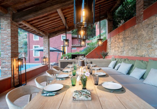 Villa in Lucca - Tramonto Farmhouse, a Luxury Retreat and a Contemporary Story of Tradition Villa in Lucca - Tramonto Farmhouse, a Luxury Retreat and a Contemporary Story of Tradition