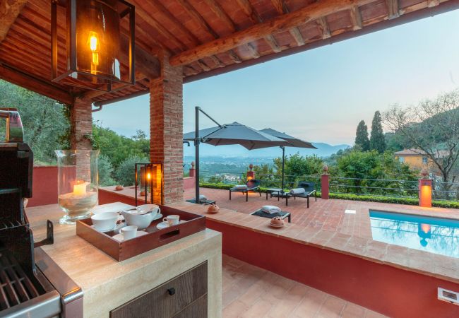 Villa in Lucca - Tramonto Farmhouse, a Luxury Retreat and a Contemporary Story of Tradition Villa in Lucca - Tramonto Farmhouse, a Luxury Retreat and a Contemporary Story of Tradition