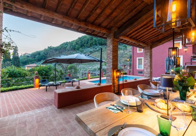 Villa in Lucca - Tramonto Farmhouse, a Luxury Retreat and a Contemporary Story of Tradition Villa in Lucca - Tramonto Farmhouse, a Luxury Retreat and a Contemporary Story of Tradition