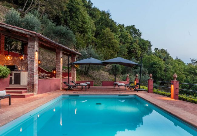 Villa in Lucca - Tramonto Farmhouse, a Luxury Retreat and a Contemporary Story of Tradition Villa in Lucca - Tramonto Farmhouse, a Luxury Retreat and a Contemporary Story of Tradition
