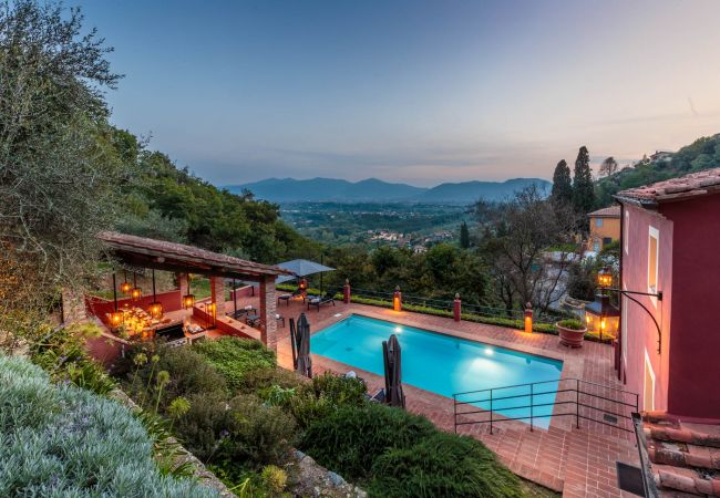 Villa in Lucca - Tramonto Farmhouse, a Luxury Retreat and a Contemporary Story of Tradition Villa in Lucca - Tramonto Farmhouse, a Luxury Retreat and a Contemporary Story of Tradition