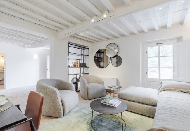 Villa in Lucca - Tramonto Farmhouse, a Luxury Retreat and a Contemporary Story of Tradition Villa in Lucca - Tramonto Farmhouse, a Luxury Retreat and a Contemporary Story of Tradition