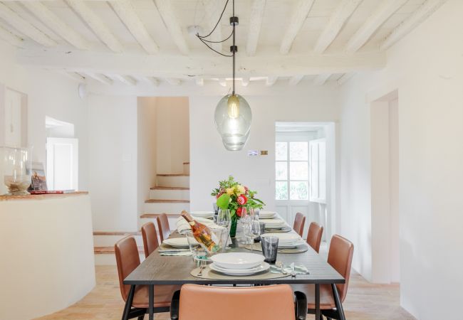 Villa in Lucca - Tramonto Farmhouse, a Luxury Retreat and a Contemporary Story of Tradition Villa in Lucca - Tramonto Farmhouse, a Luxury Retreat and a Contemporary Story of Tradition