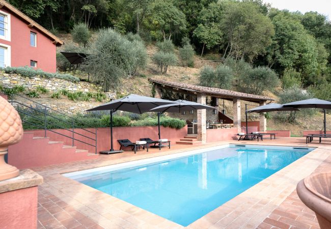 Villa in Lucca - Tramonto Farmhouse, a Luxury Retreat and a Contemporary Story of Tradition Villa in Lucca - Tramonto Farmhouse, a Luxury Retreat and a Contemporary Story of Tradition