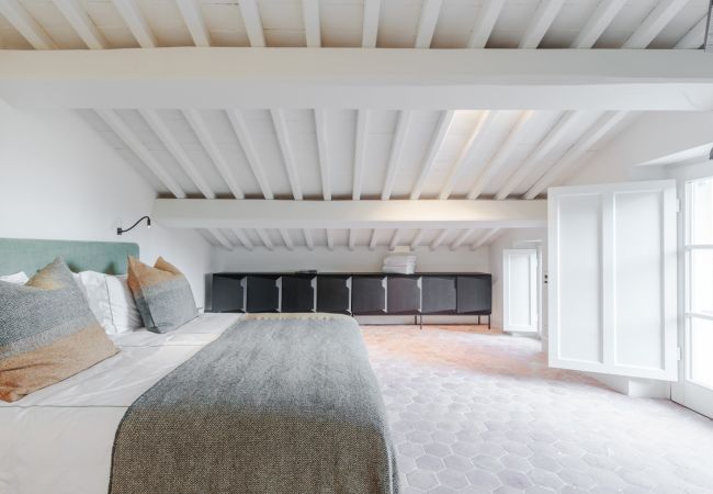 Villa in Lucca - Tramonto Farmhouse, a Luxury Retreat and a Contemporary Story of Tradition Villa in Lucca - Tramonto Farmhouse, a Luxury Retreat and a Contemporary Story of Tradition