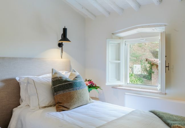 Villa in Lucca - Tramonto Farmhouse, a Luxury Retreat and a Contemporary Story of Tradition Villa in Lucca - Tramonto Farmhouse, a Luxury Retreat and a Contemporary Story of Tradition