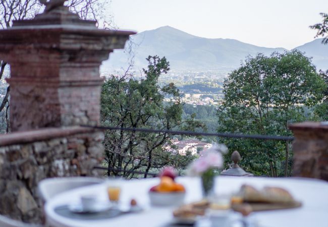 Villa in Lucca - Tramonto Farmhouse, a Luxury Retreat and a Contemporary Story of Tradition Villa in Lucca - Tramonto Farmhouse, a Luxury Retreat and a Contemporary Story of Tradition
