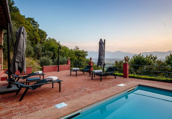 Villa in Lucca - Tramonto Farmhouse, a Luxury Retreat and a Contemporary Story of Tradition Villa in Lucca - Tramonto Farmhouse, a Luxury Retreat and a Contemporary Story of Tradition