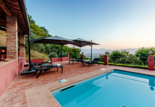 Villa in Lucca - Tramonto Farmhouse, a Luxury Retreat and a Contemporary Story of Tradition Villa in Lucca - Tramonto Farmhouse, a Luxury Retreat and a Contemporary Story of Tradition