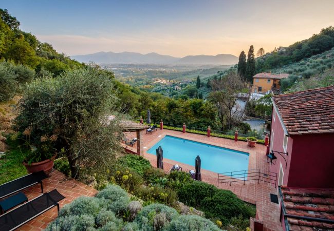 Villa in Lucca - Tramonto Farmhouse, a Luxury Retreat and a Contemporary Story of Tradition Villa in Lucca - Tramonto Farmhouse, a Luxury Retreat and a Contemporary Story of Tradition