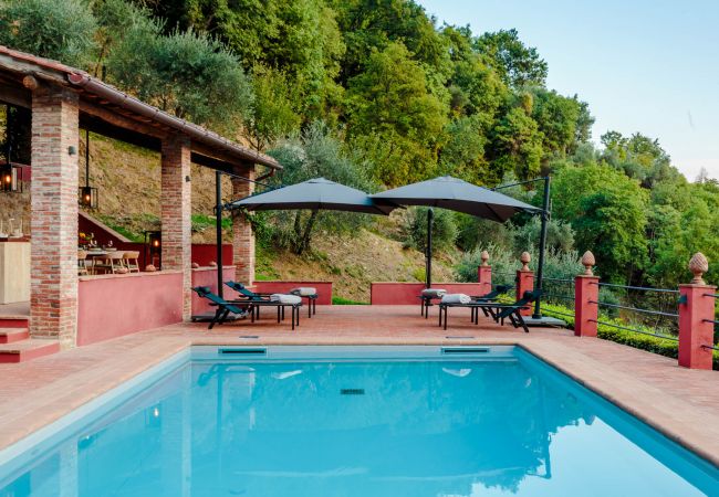Villa in Lucca - Tramonto Farmhouse, a Luxury Retreat and a Contemporary Story of Tradition Villa in Lucca - Tramonto Farmhouse, a Luxury Retreat and a Contemporary Story of Tradition