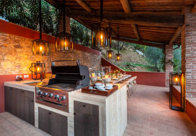 Villa in Lucca - Tramonto Farmhouse, a Luxury Retreat and a Contemporary Story of Tradition Villa in Lucca - Tramonto Farmhouse, a Luxury Retreat and a Contemporary Story of Tradition