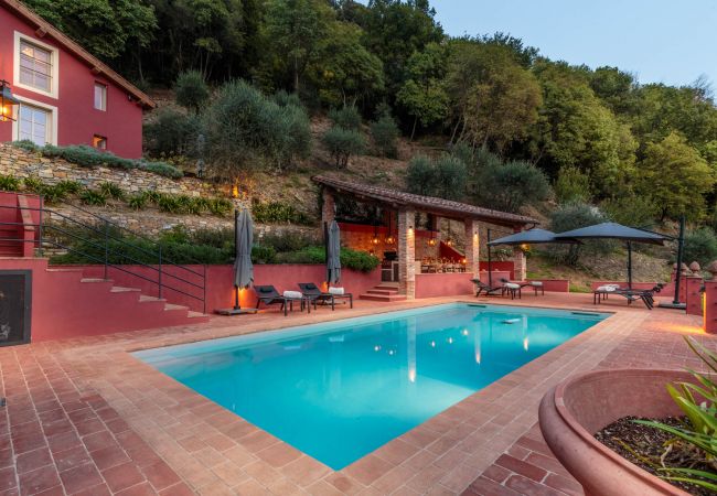 Villa in Lucca - Tramonto Farmhouse, a Luxury Retreat and a Contemporary Story of Tradition Villa in Lucca - Tramonto Farmhouse, a Luxury Retreat and a Contemporary Story of Tradition