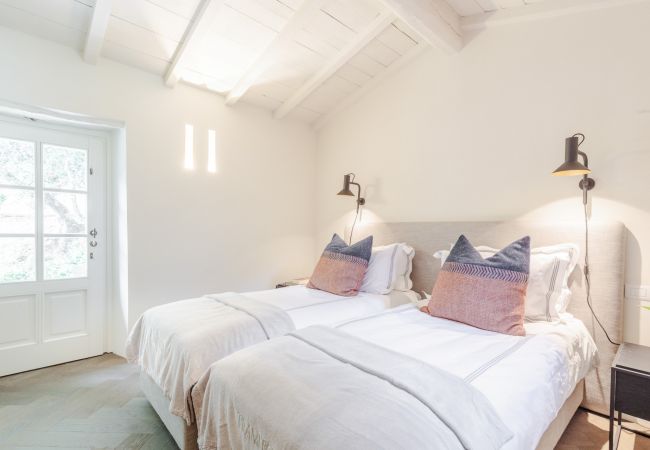 Villa in Lucca - Tramonto Farmhouse, a Luxury Retreat and a Contemporary Story of Tradition Villa in Lucca - Tramonto Farmhouse, a Luxury Retreat and a Contemporary Story of Tradition