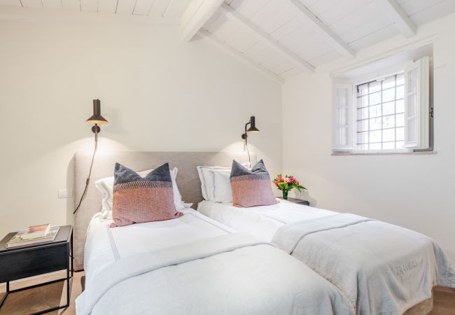 Villa in Lucca - Tramonto Farmhouse, a Luxury Retreat and a Contemporary Story of Tradition Villa in Lucca - Tramonto Farmhouse, a Luxury Retreat and a Contemporary Story of Tradition