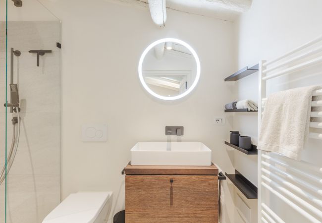 Villa in Lucca - Tramonto Farmhouse, a Luxury Retreat and a Contemporary Story of Tradition Villa in Lucca - Tramonto Farmhouse, a Luxury Retreat and a Contemporary Story of Tradition