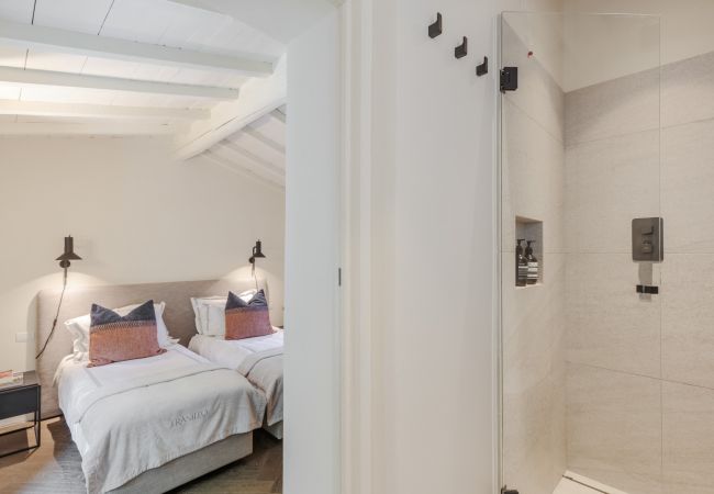 Villa in Lucca - Tramonto Farmhouse, a Luxury Retreat and a Contemporary Story of Tradition Villa in Lucca - Tramonto Farmhouse, a Luxury Retreat and a Contemporary Story of Tradition