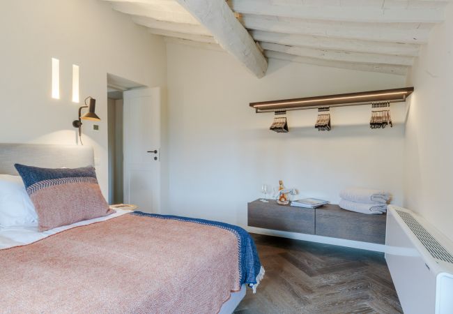 Villa in Lucca - Tramonto Farmhouse, a Luxury Retreat and a Contemporary Story of Tradition Villa in Lucca - Tramonto Farmhouse, a Luxury Retreat and a Contemporary Story of Tradition