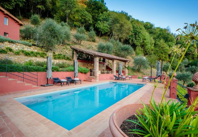 Villa in Lucca - Tramonto Farmhouse, a Luxury Retreat and a Contemporary Story of Tradition Villa in Lucca - Tramonto Farmhouse, a Luxury Retreat and a Contemporary Story of Tradition