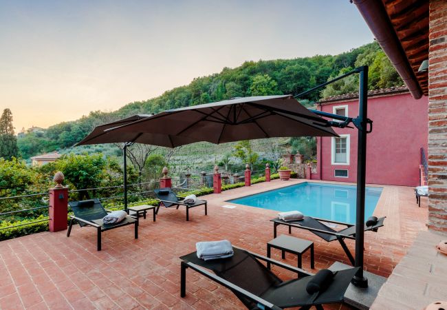 Villa in Lucca - Tramonto Farmhouse, a Luxury Retreat and a Contemporary Story of Tradition Villa in Lucca - Tramonto Farmhouse, a Luxury Retreat and a Contemporary Story of Tradition