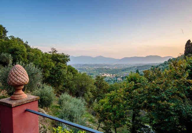 Villa in Lucca - Tramonto Farmhouse, a Luxury Retreat and a Contemporary Story of Tradition Villa in Lucca - Tramonto Farmhouse, a Luxury Retreat and a Contemporary Story of Tradition