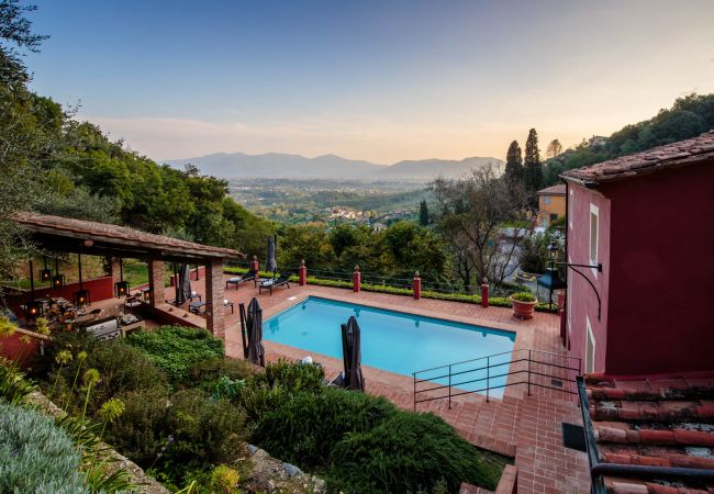 Villa in Lucca - Tramonto Farmhouse, a Luxury Retreat and a Contemporary Story of Tradition Villa in Lucca - Tramonto Farmhouse, a Luxury Retreat and a Contemporary Story of Tradition