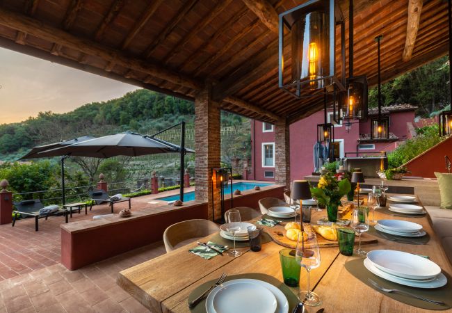 Villa in Lucca - Tramonto Farmhouse, a Luxury Retreat and a Contemporary Story of Tradition Villa in Lucca - Tramonto Farmhouse, a Luxury Retreat and a Contemporary Story of Tradition