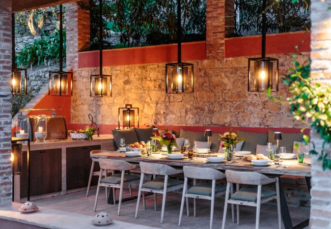 Villa in Lucca - Tramonto Farmhouse, a Luxury Retreat and a Contemporary Story of Tradition Villa in Lucca - Tramonto Farmhouse, a Luxury Retreat and a Contemporary Story of Tradition