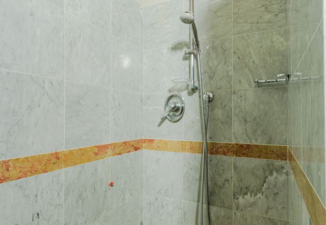 Ferienwohnung in Monte San quirico - Pietro Farmhouse Apartment in Wine Resort in Lucca Ferienwohnung in Monte San quirico - Pietro Farmhouse Apartment in Wine Resort in Lucca