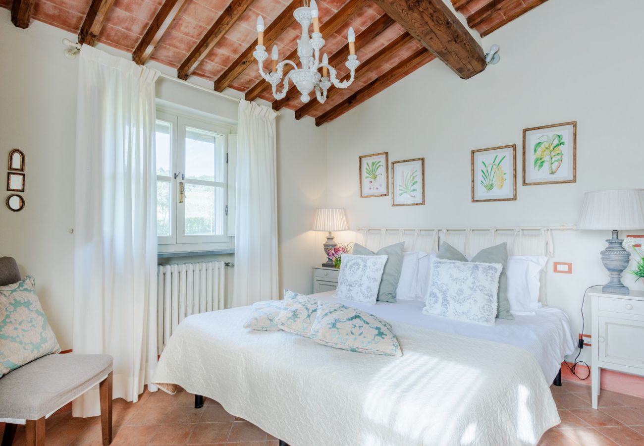 Ferienwohnung in Monte San quirico - Pietro Farmhouse Apartment in Wine Resort in Lucca Ferienwohnung in Monte San quirico - Pietro Farmhouse Apartment in Wine Resort in Lucca