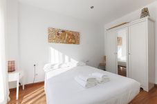 Ferienwohnung in Barcelona - Terraza privada, 3 dormitorios, 2 baños, Barcelona centro