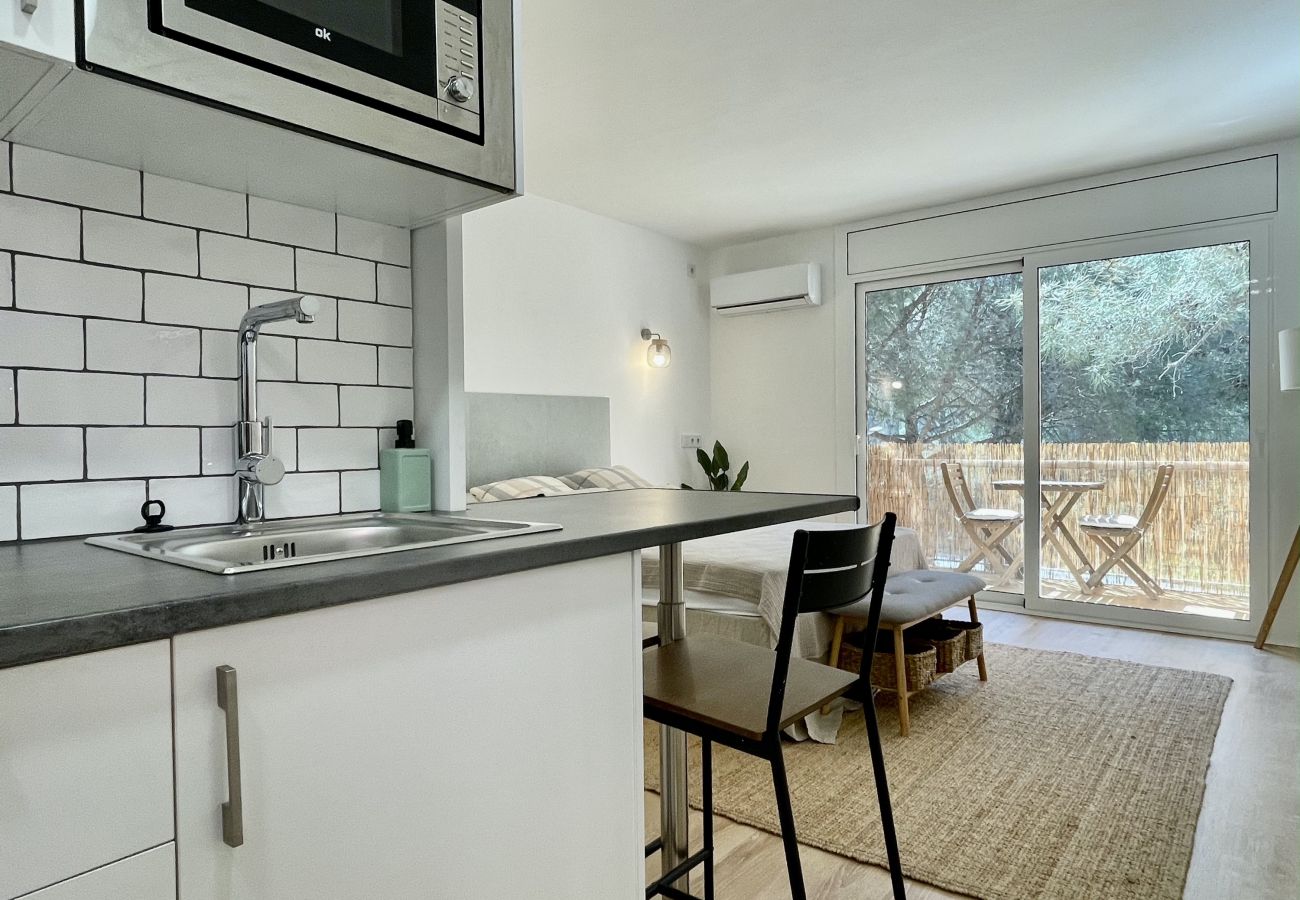 Studio in Pals - ESTUDI SWING Studio in Pals - ESTUDI SWING