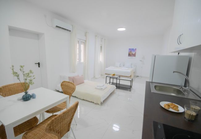 Studio in Madrid - ESTUDIO-TETUAN  Studio in Madrid - ESTUDIO-TETUAN