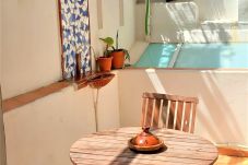 Ferienwohnung in Barcelona - Terraza privada, un dormitorio, TURO PARK